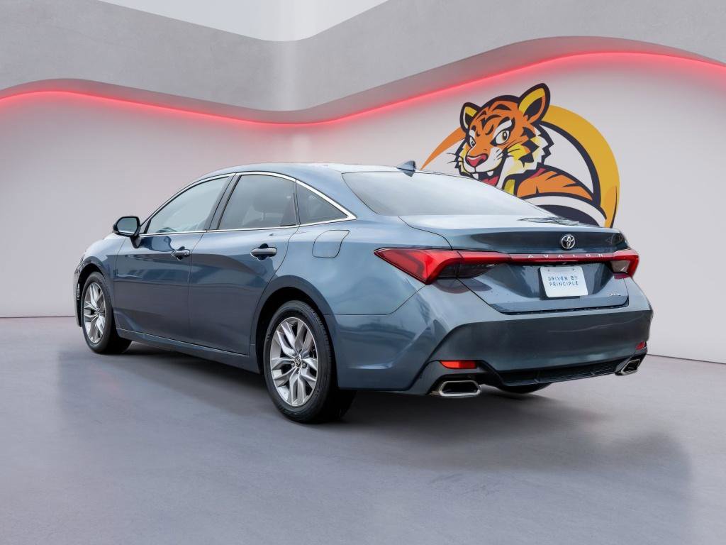 Used 2021 Toyota Avalon XLE image 7