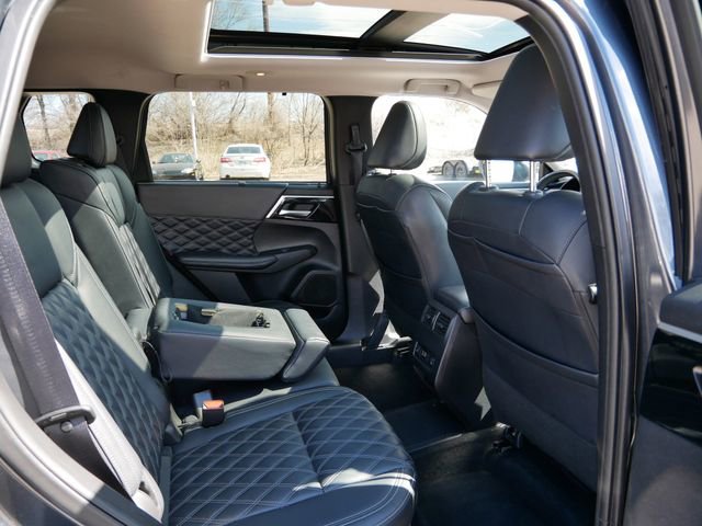 Used 2024 Mitsubishi Outlander SEL AWD/4WD image 8
