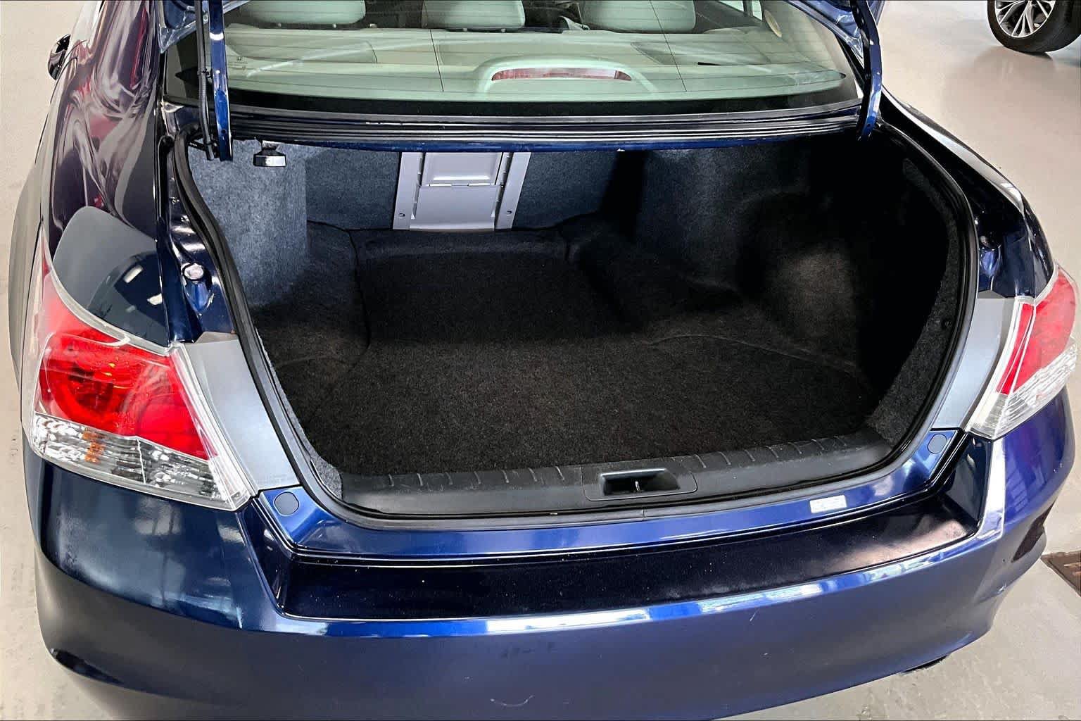 Used 2011 Honda Accord EX-L image 16
