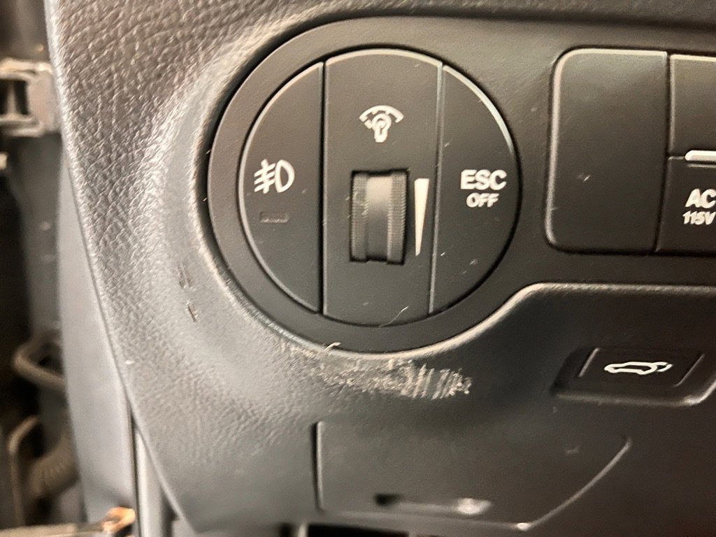 Used 2010 Hyundai Veracruz Limited image 27