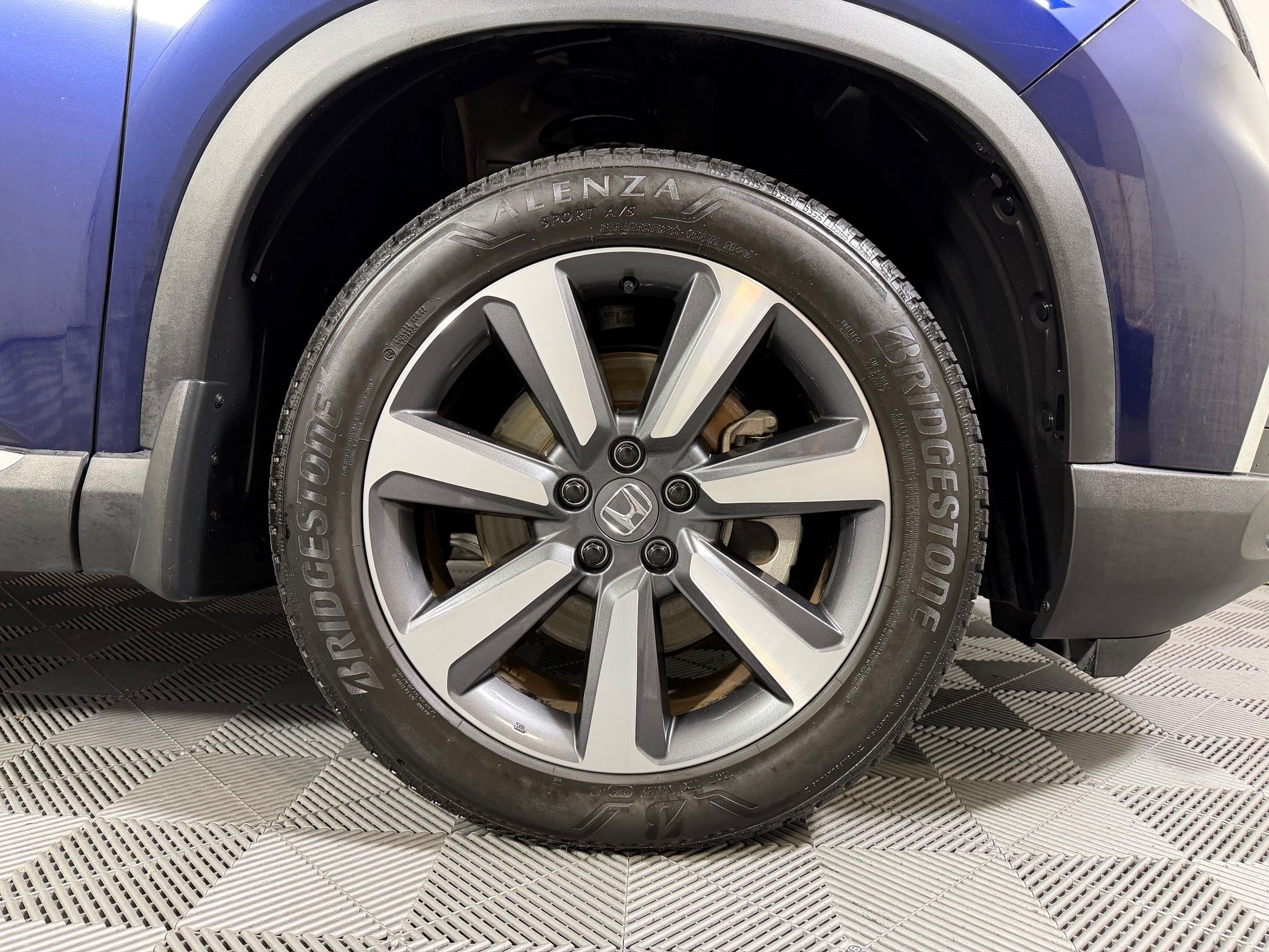 Used 2024 Honda Pilot Touring image 10