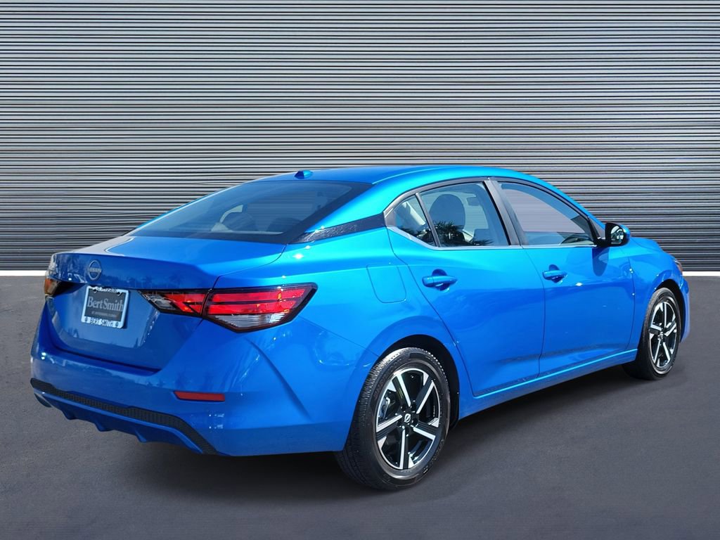 Used 2025 Nissan Sentra SV image 3