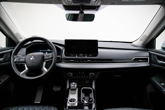 Used 2025 Mitsubishi Outlander SEL image 26
