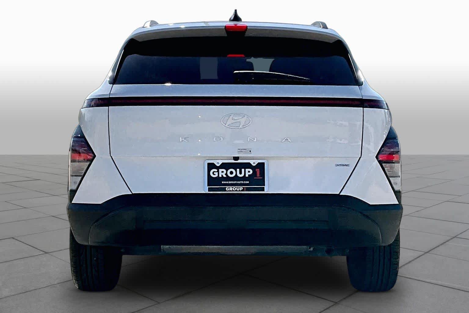 Certified 2025 Hyundai Kona SEL AWD/4WD image 5