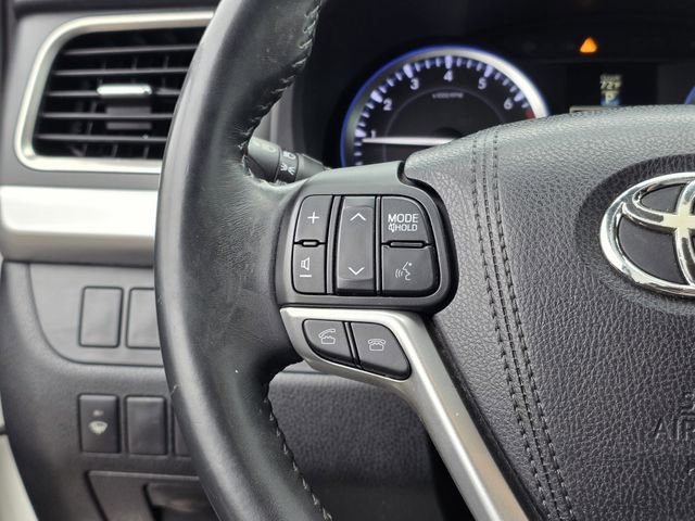Used 2016 Toyota Highlander XLE image 23
