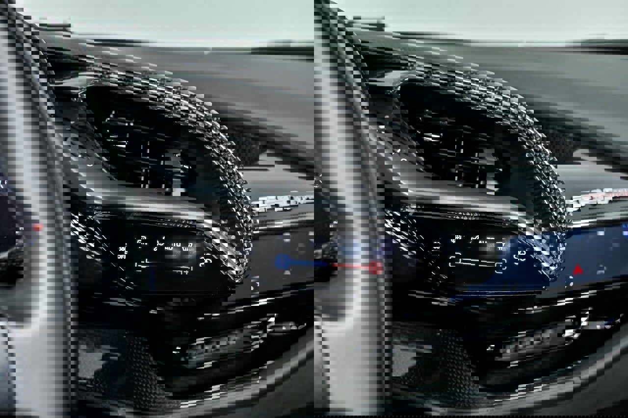 Used 2022 Ferrari SF90 Stradale image 41