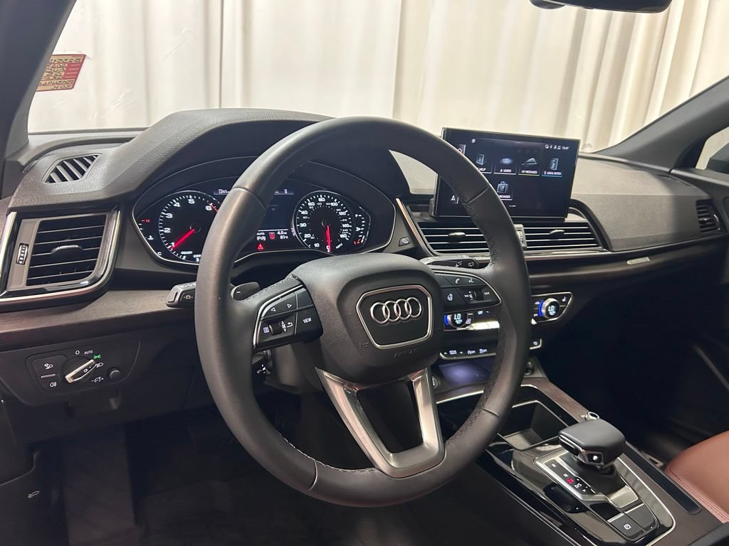 Certified 2023 Audi Q5 2.0T Premium w/ Convenience Package AWD/4WD image 2