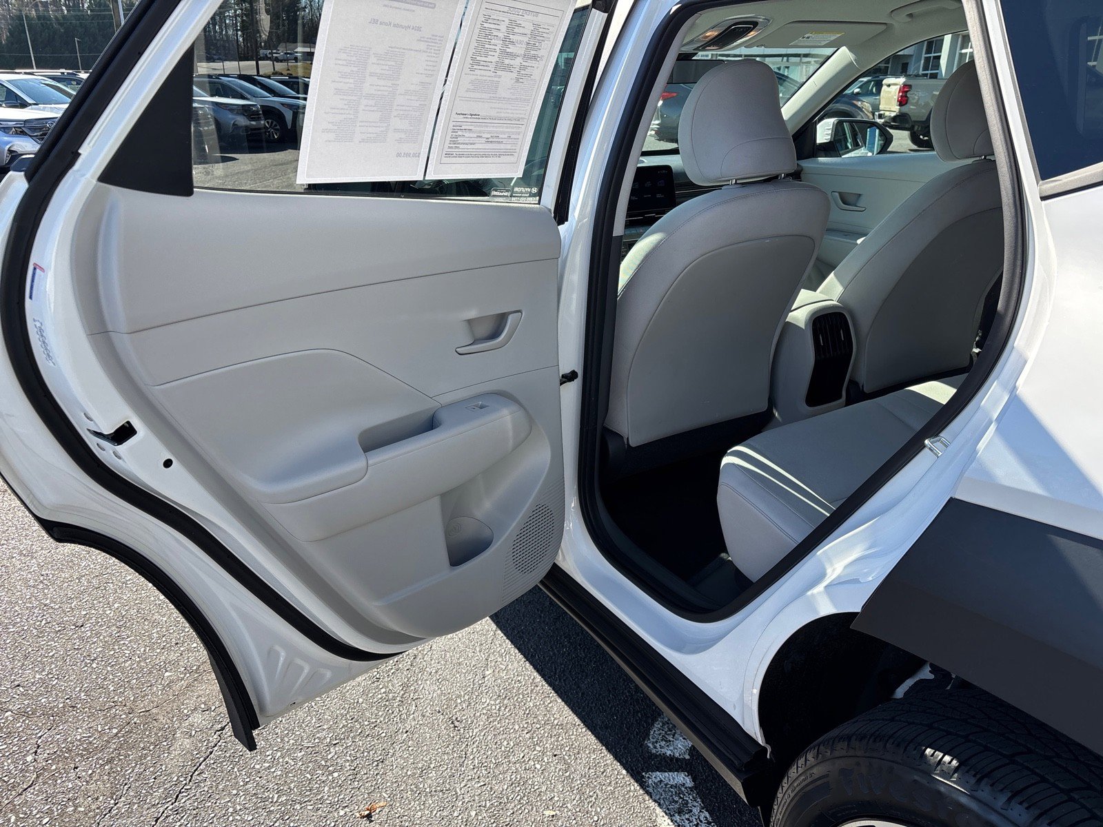 Used 2024 Hyundai Kona SEL image 30