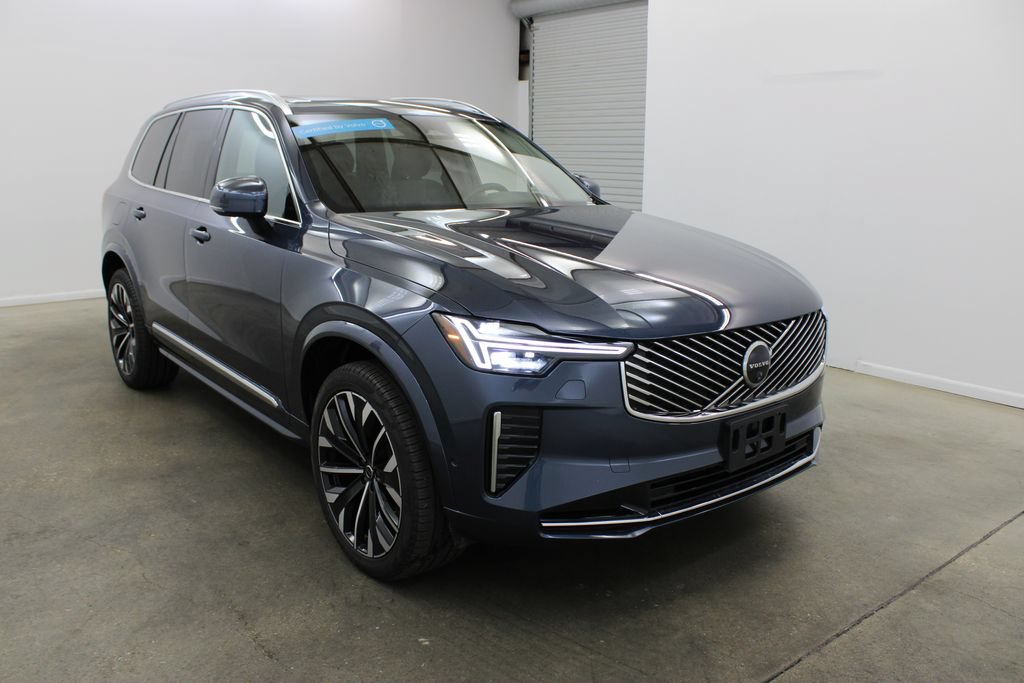 Certified 2025 Volvo XC90 B6 Plus AWD/4WD image 6