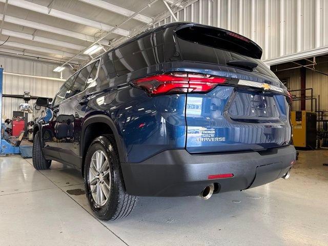 Used 2023 Chevrolet Traverse LT FWD image 7