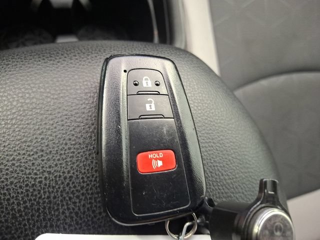 Certified 2021 Toyota RAV4 XLE FWD image 17