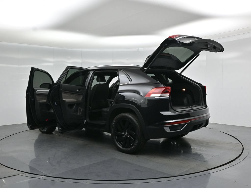 Used 2023 Volkswagen Atlas Cross Sport SE w/ Black Wheel Package AWD/4WD image 34