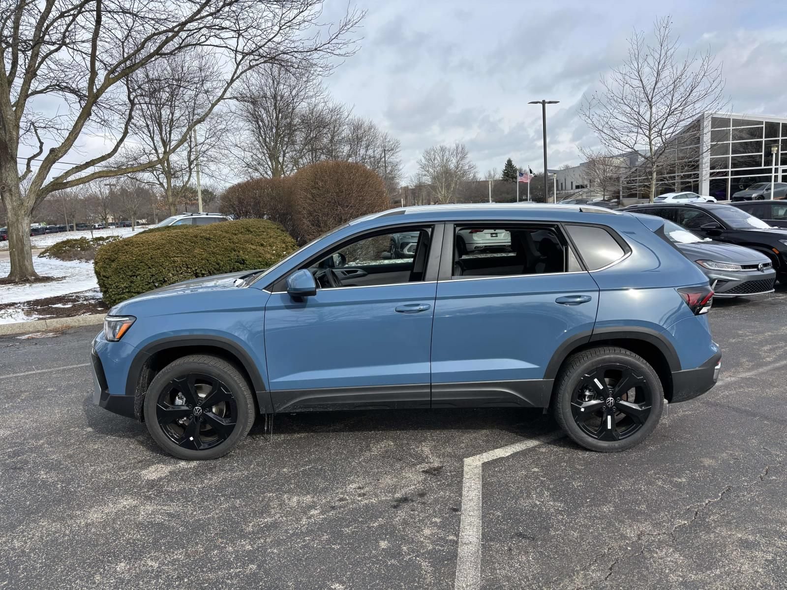 New 2026 Volkswagen Taos SEL AWD/4WD image 4