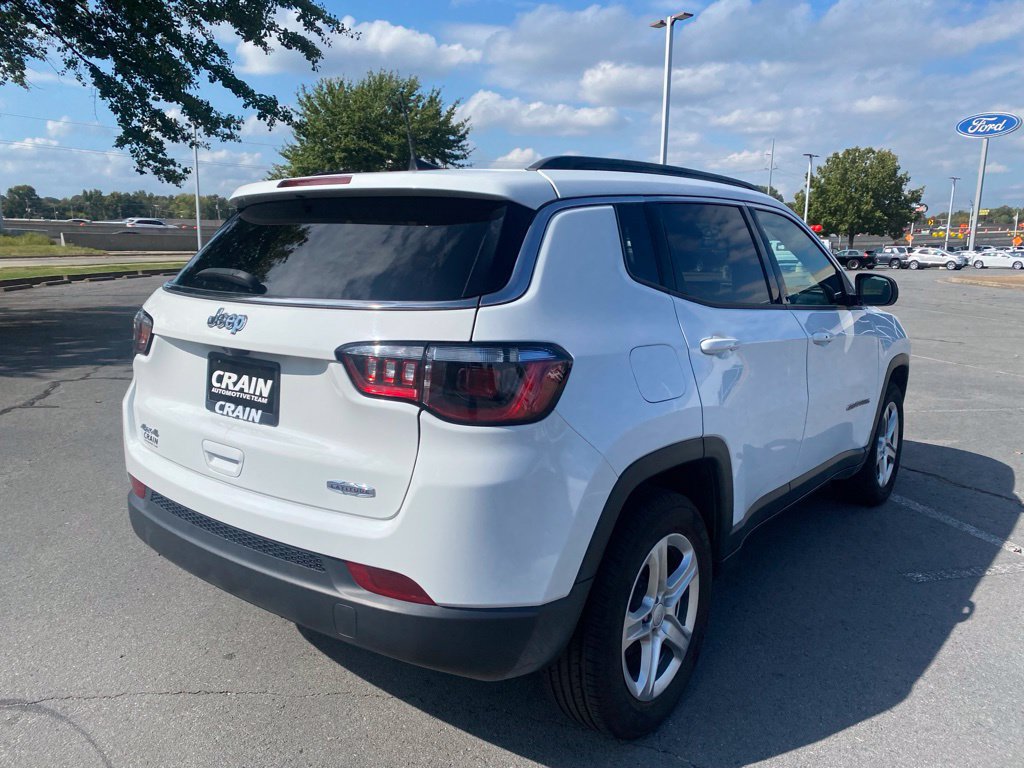 Used 2023 Jeep Compass Latitude AWD/4WD image 7
