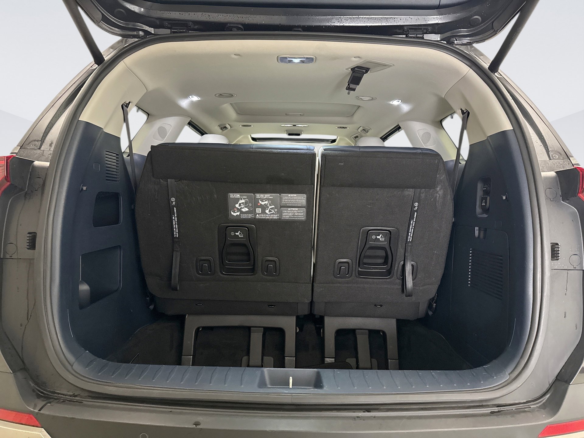 Used 2025 Kia Carnival SX image 20