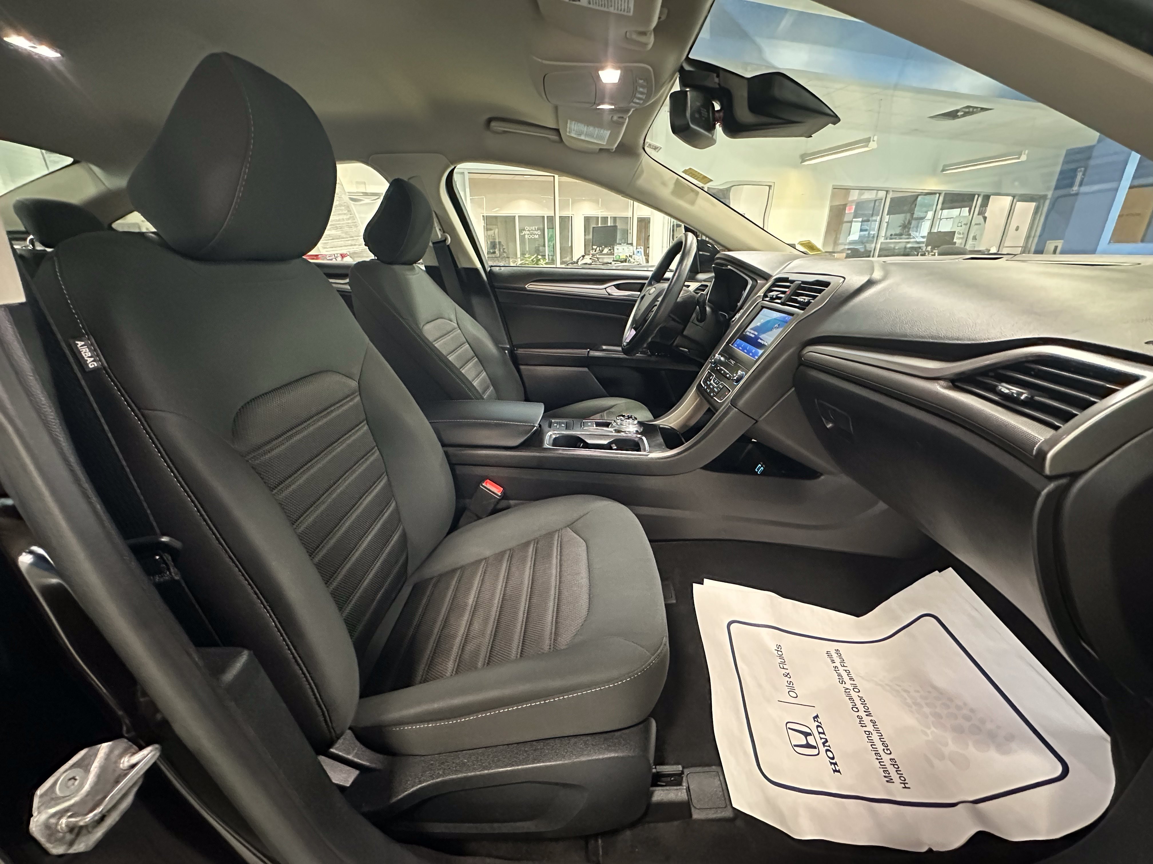Used 2020 Ford Fusion SE FWD image 17