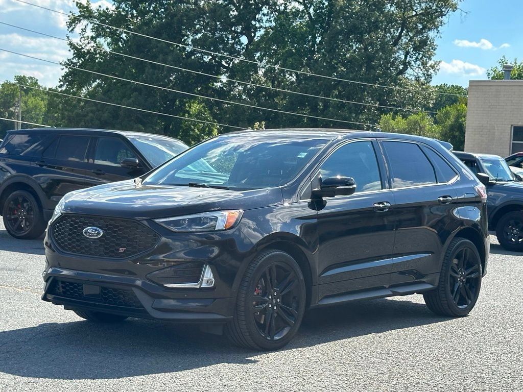 Used 2019 Ford Edge ST w/ Equipment Group 401A AWD/4WD image 2