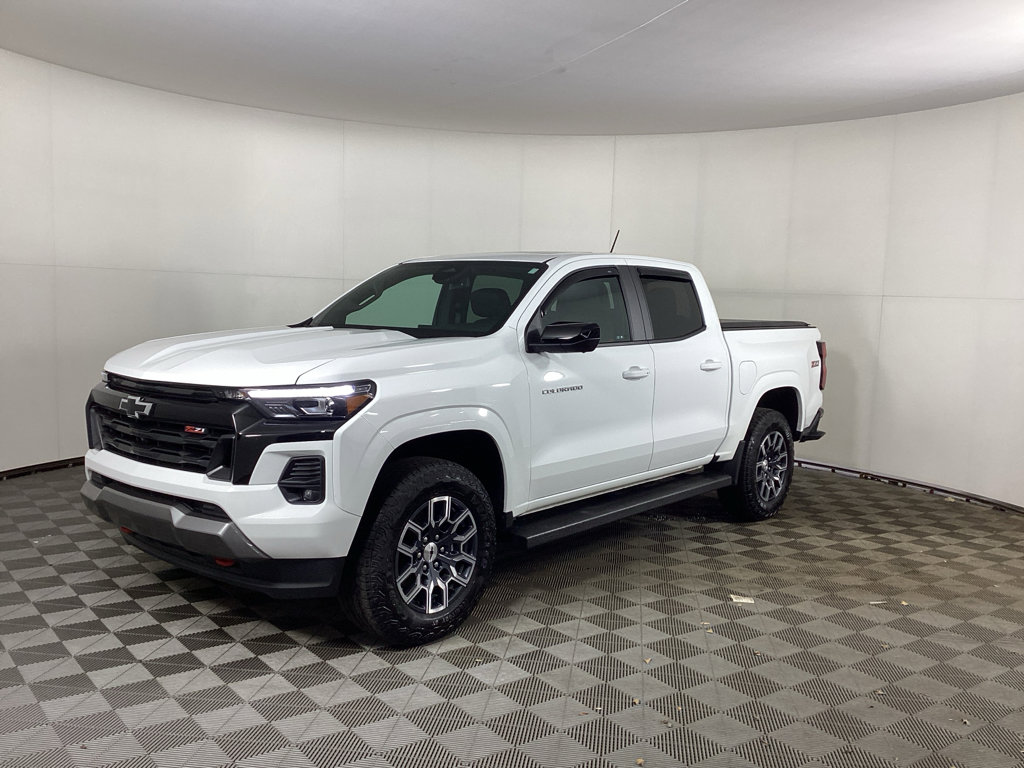 Used 2023 Chevrolet Colorado Z71 w/ Z71 Convenience Package 2 image 5
