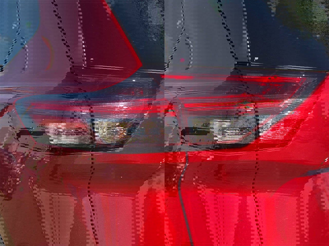 Used 2025 Nissan Rogue S image 33