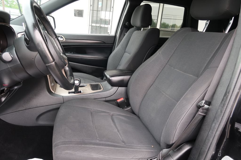 Used 2014 Jeep Grand Cherokee Laredo w/ Quick Order Package 23E AWD/4WD image 5