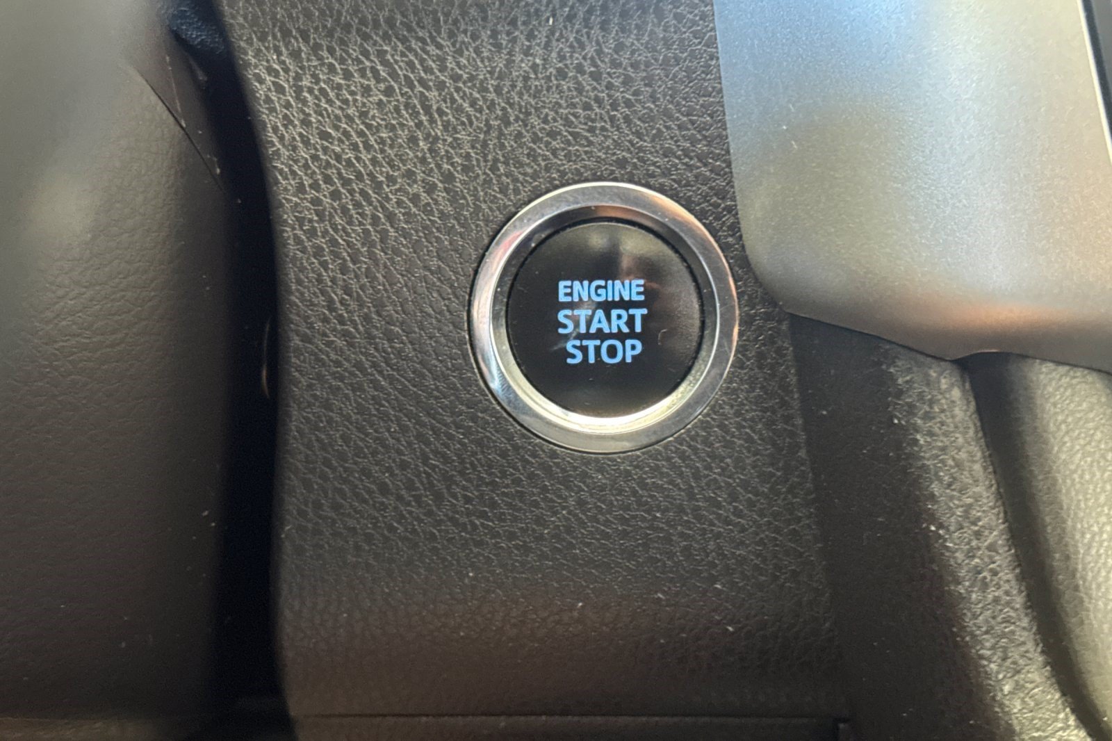 Used 2019 Toyota Highlander SE AWD/4WD image 16