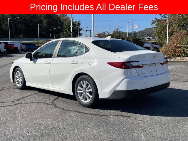Used 2025 Toyota Camry LE FWD image 3