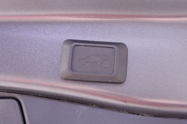 Used 2022 Toyota RAV4 SE w/ Convenience Package image 22