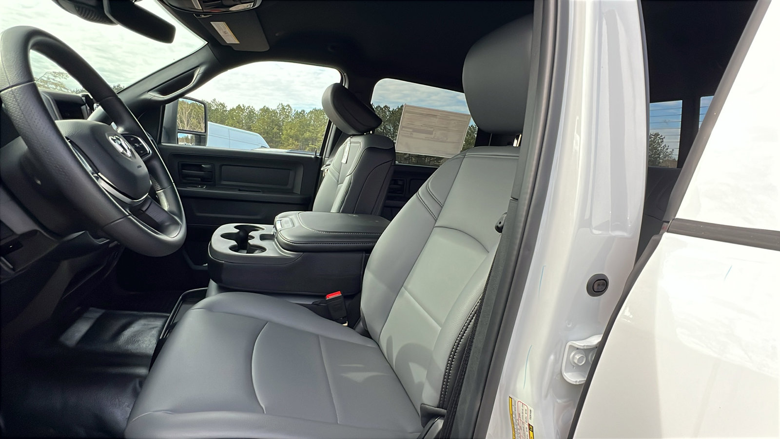 New 2026 RAM 2500 Tradesman AWD/4WD image 17