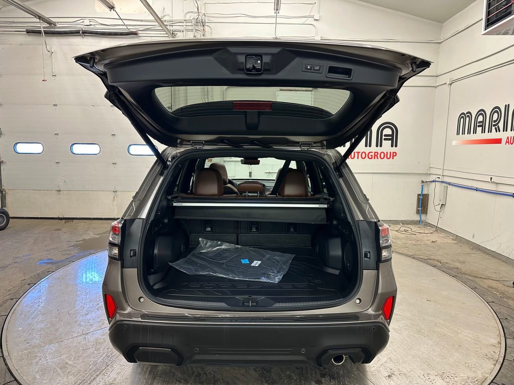 Used 2025 Subaru Forester Touring image 18