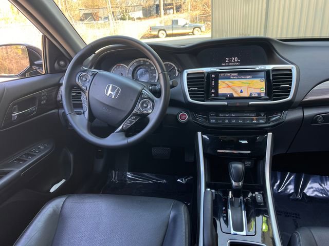 Used 2016 Honda Accord Touring image 16
