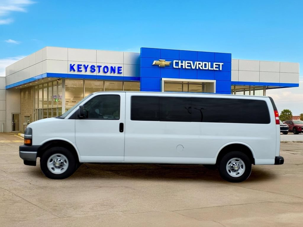 Used 2024 Chevrolet Express 3500 LT w/ LT Preferred Equipment Group RWD image 4