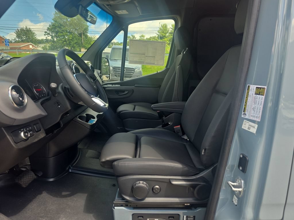 New 2026 Mercedes-Benz Sprinter 2500 image 9