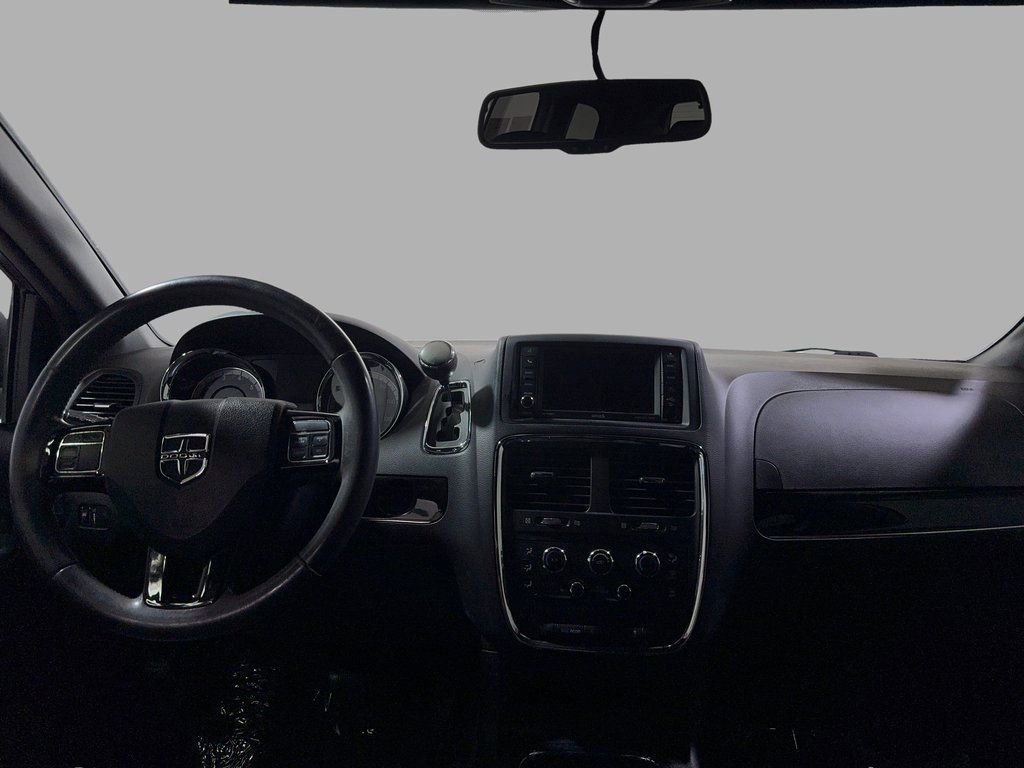 Used 2018 Dodge Grand Caravan SXT w/ Blacktop Package image 13