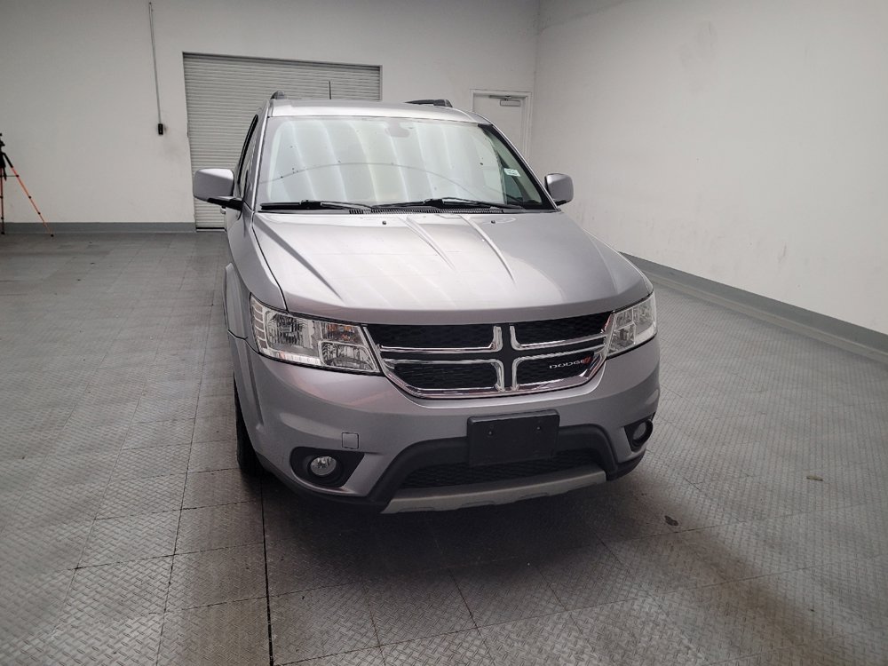 Used 2019 Dodge Journey SE w/ Connectivity Group FWD image 14