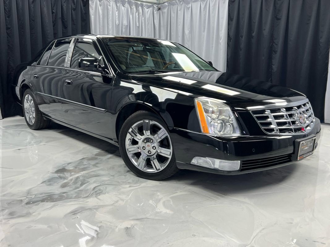Used 2011 Cadillac DTS Platinum image 3