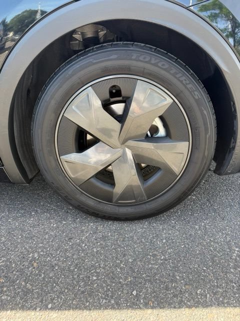Certified 2023 Toyota Prius LE FWD image 11