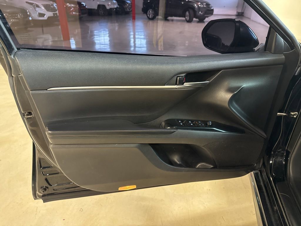 Used 2019 Toyota Camry SE w/ Convenience Package image 29