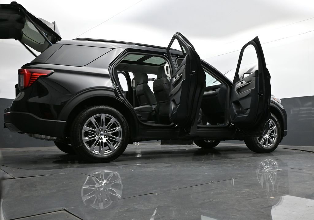New 2025 Ford Explorer Active w/ Active Comfort Package image 35