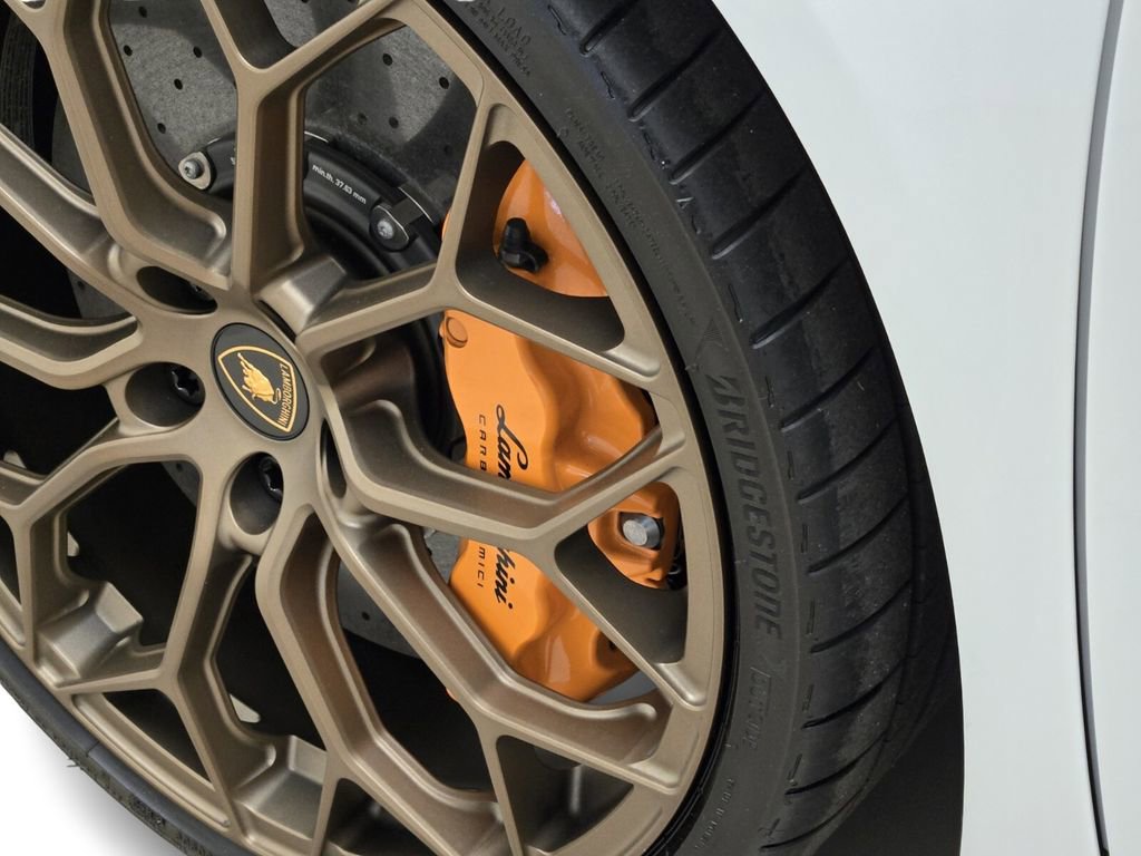 Used 2023 Lamborghini Huracan Tecnica image 14