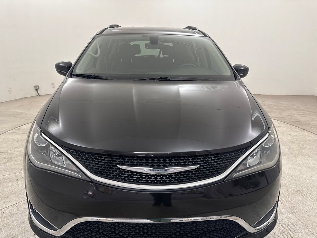 Used 2017 Chrysler Pacifica Touring-L Plus FWD image 18