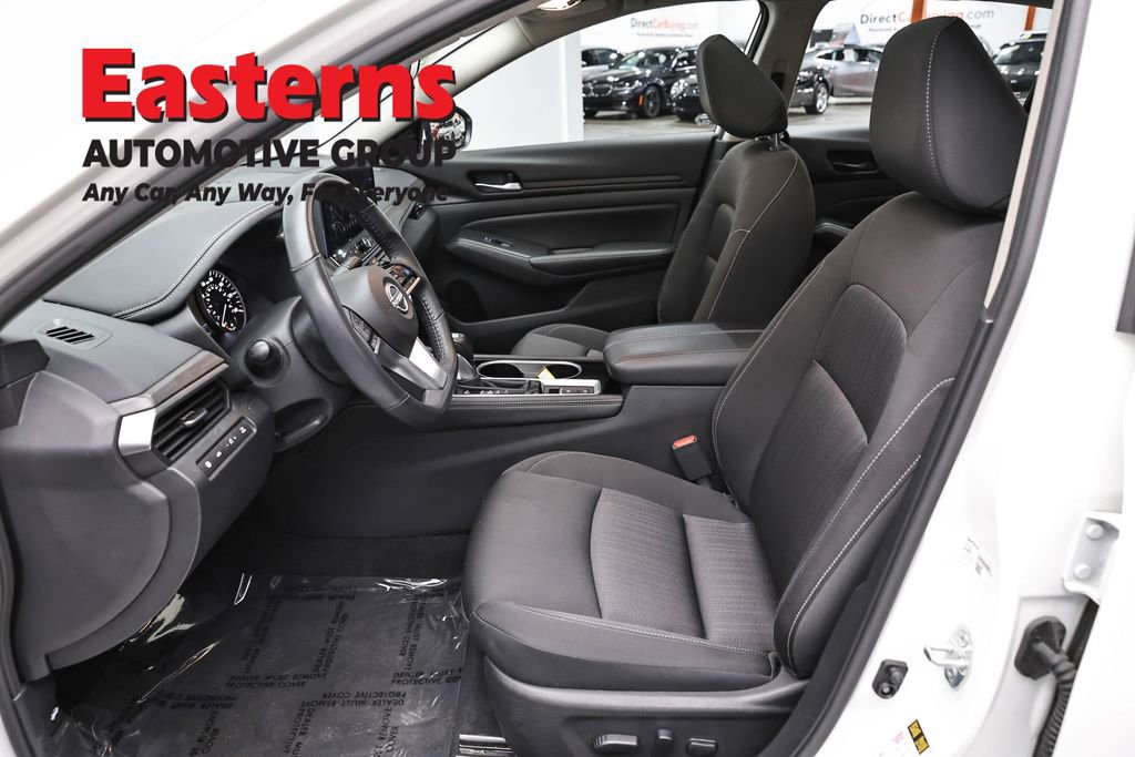 Used 2024 Nissan Altima 2.5 SV w/ SV Premium Package FWD image 14