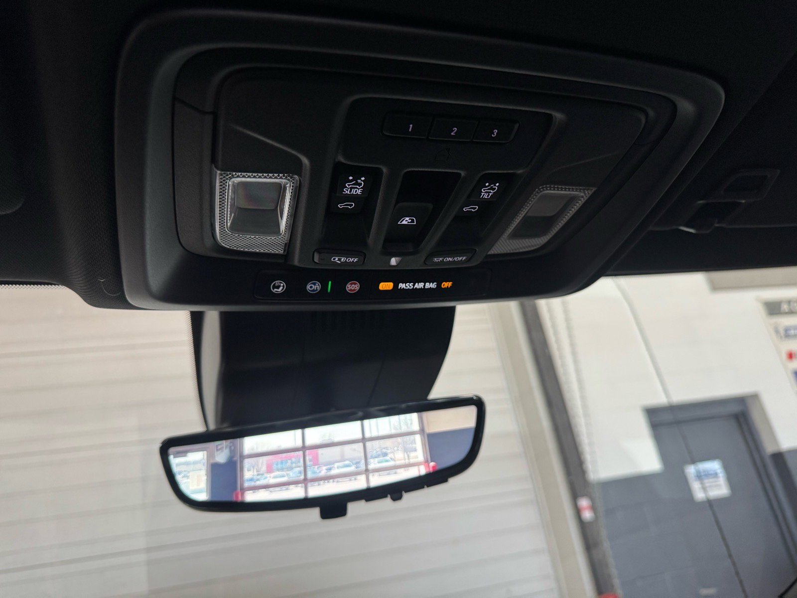 Used 2025 GMC Sierra 1500 AT4 w/ AT4 Premium Package image 23