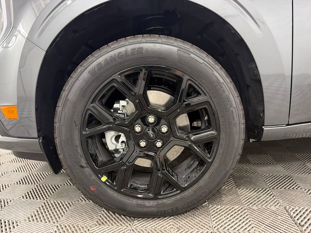 New 2026 Ford Maverick Lobo image 11