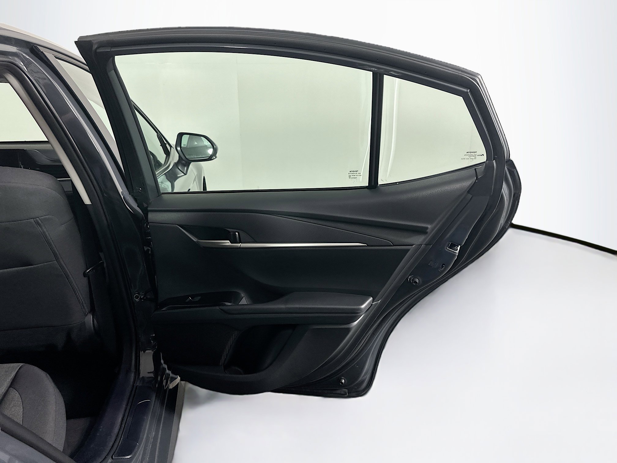 Used 2025 Toyota Camry LE image 30