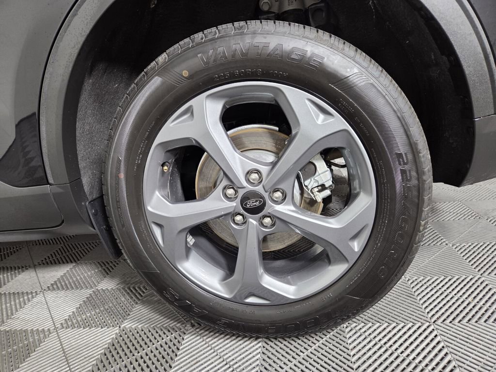 Used 2025 Ford Escape ST-Line image 23