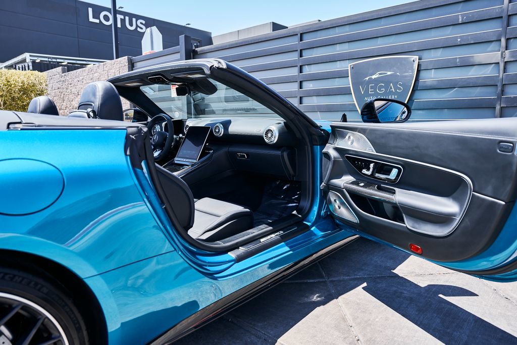 Used 2022 Mercedes-Benz SL 63 AMG 4MATIC w/ AMG Aerodynamic Package image 30