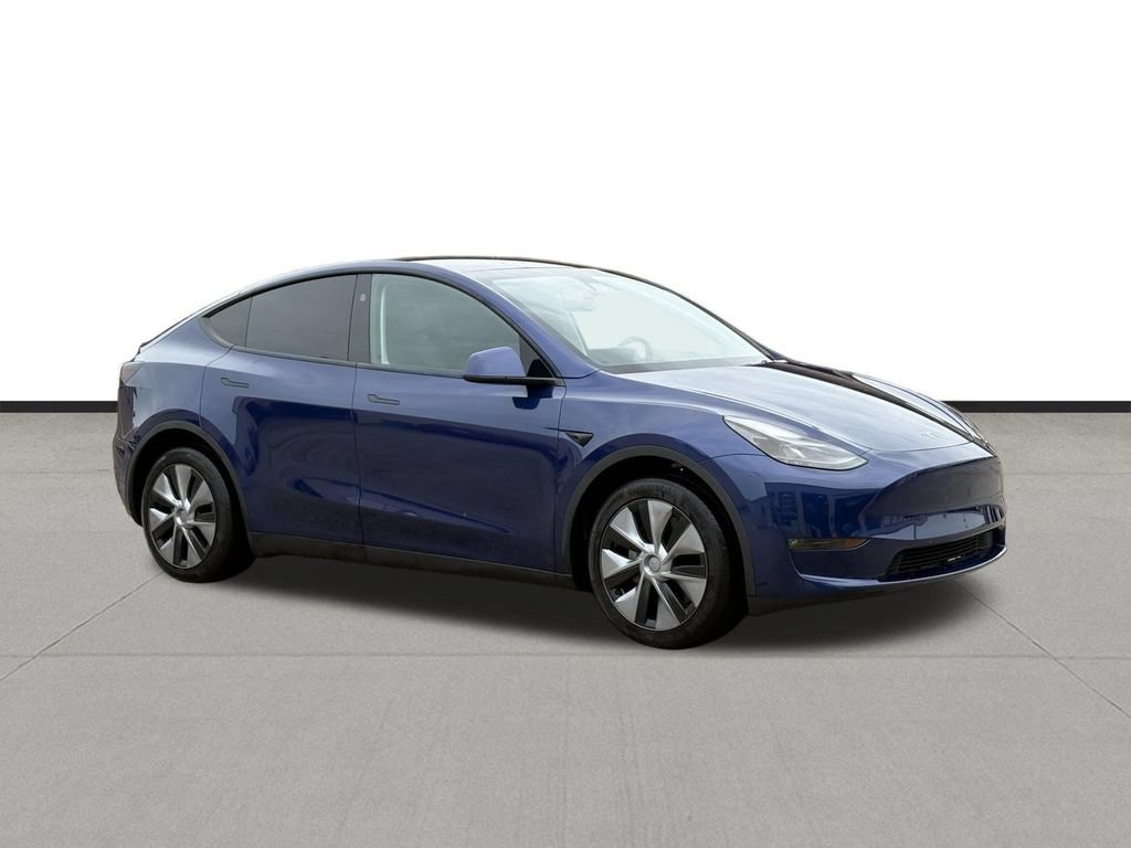 Used 2024 Tesla Model Y Long Range AWD/4WD image 3