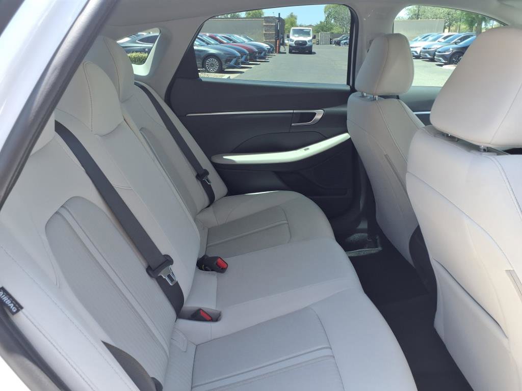 Certified 2025 Hyundai Sonata SE image 9