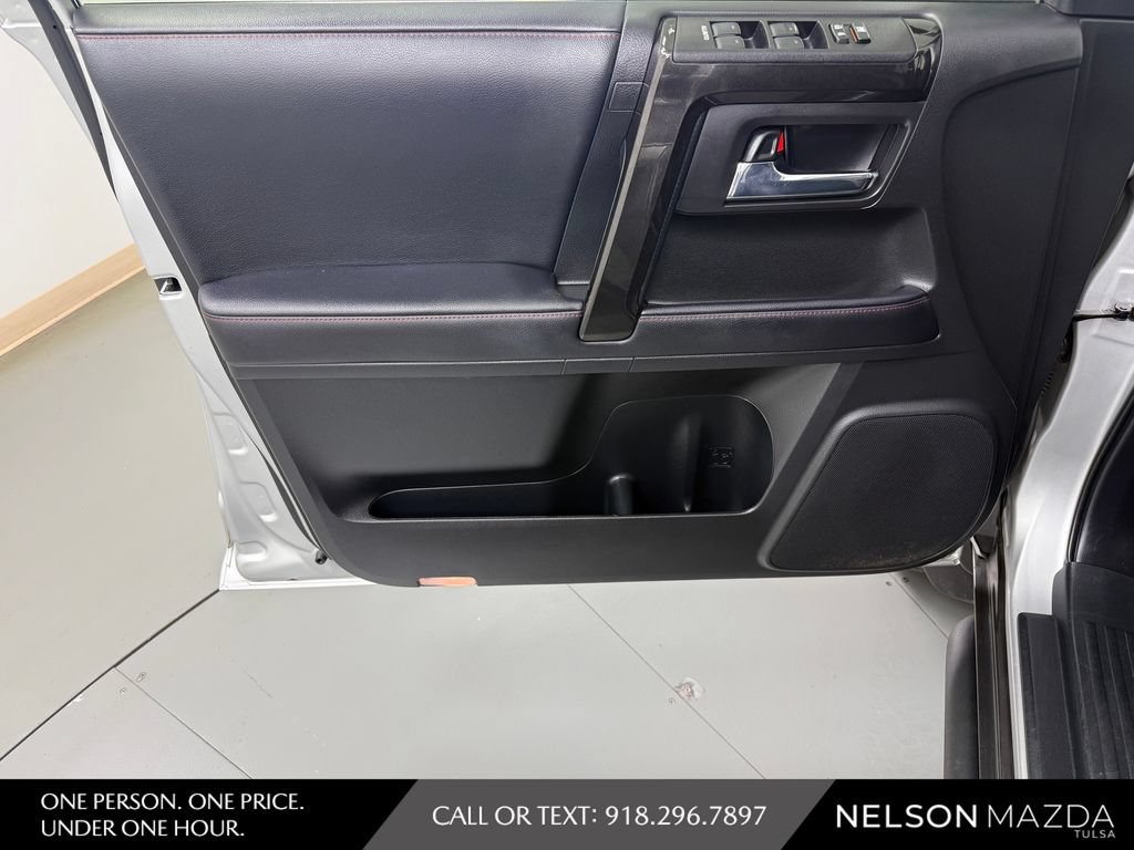 Used 2021 Toyota 4Runner Venture w/ Moonroof Package AWD/4WD image 18