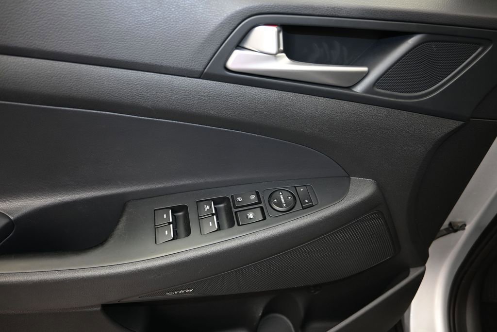 Used 2019 Hyundai Tucson Limited AWD/4WD image 11